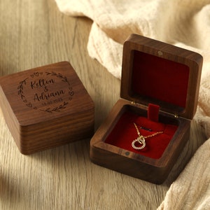 Scatola per collana di gioielli personalizzata, proposta regalo personalizzata, scatola di gioielli in legno fatta a mano, regalo di anniversario personalizzato, regalo speciale di anniversario immagine 3