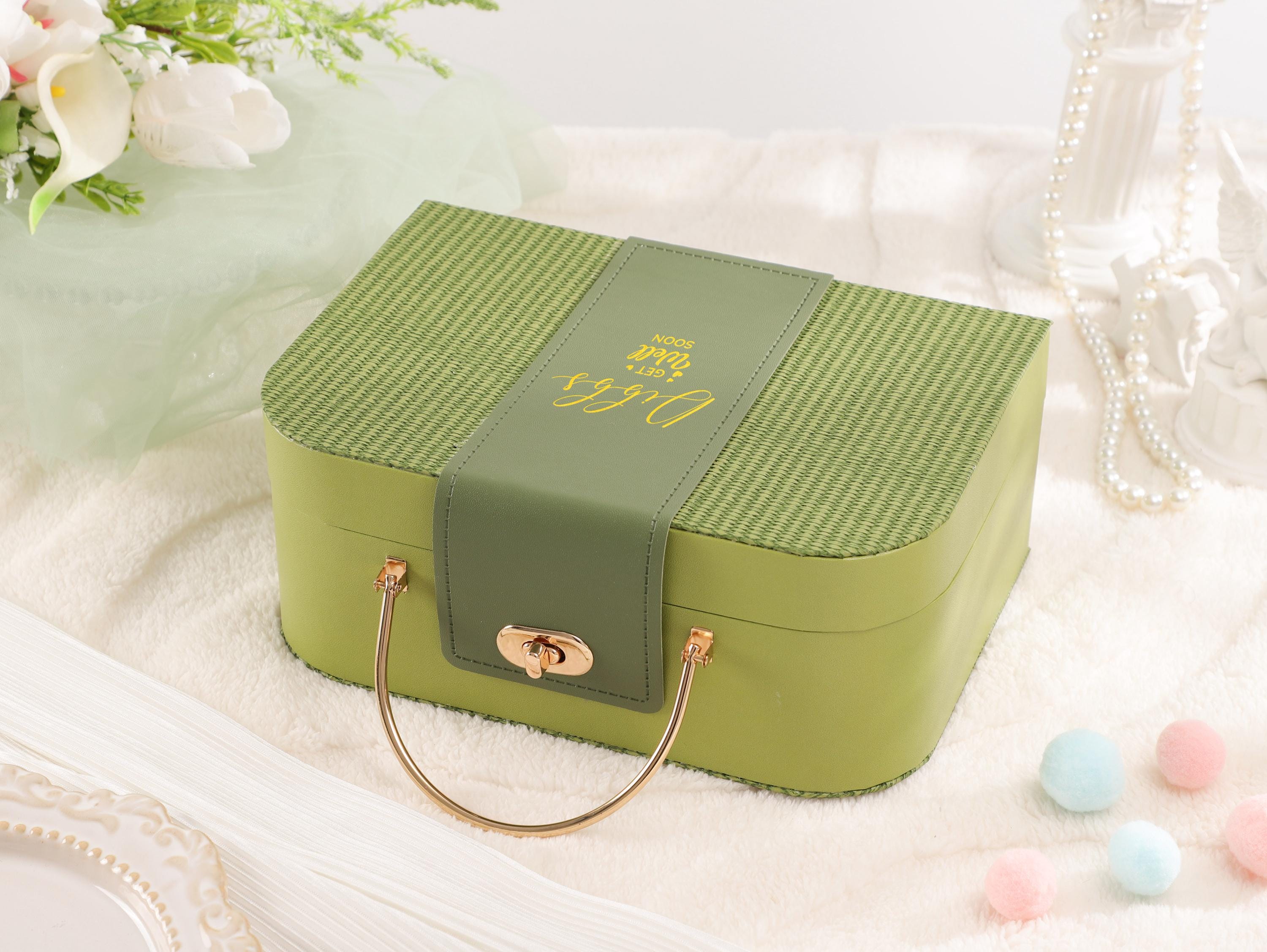 Hugging Boxes Hug Gift Box for Her, Personalized Cozy Gift Box, Hygge Gift Set ...