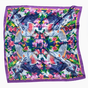 100% Silk Satin 36 « Foulard coloré carré peint à la main