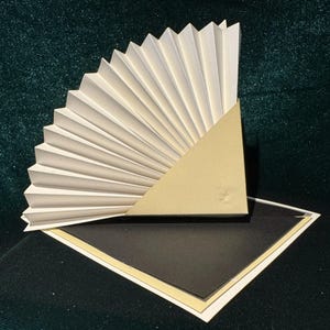 Fan Fold Easel Twist Card Blank