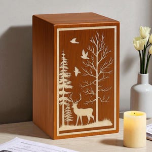Urna de madera con escena de ciervo para cenizas humanas – Grabado personalizado – Urna conmemorativa de madera de sheesham hecha a mano – Diseño de vida silvestre forestal