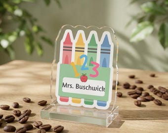 Figura decorativa de profesor con forma de crayón de colores / Decoración para escritorio de profesor, placa con el nombre del aula