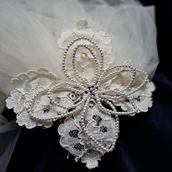 Vintage Wedding Veil Pearl and Lace Crown