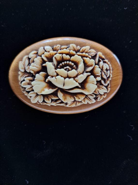 Vintage Carved Celluloid and Wood Brooch 1940s