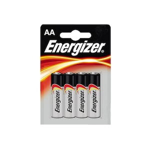 Pode incluir: Um pacote de quatro pilhas AA Energizer. As pilhas são prateadas com topos pretos e o logotipo Energizer impresso nelas.