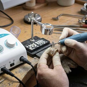 Marathon N7 Mikromotor Saeyang | Profi Hängebohrmaschine für Goldschmiede und Schmuckherstellung | Fräsmotor inkl. Handstück & Fußpedal