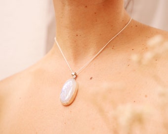 Noble moonstone pendant 925 silver, minimalist moonstone necklace made of silver, high-quality jewelry made of silver