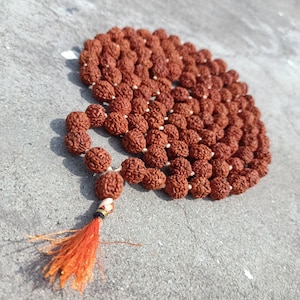 Natural 5 Mukhi Rudraksha Mala, Rudraksha Japa Mala 108 Beads, Meditation Yoga Prayer Beads, Buddhist Spiritual Healing Rudraksha Mala.