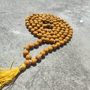 Natural Turmeric Mala, Haldi mala, 108 Mala knotted India Japa necklace, Hindu Goddess Meditation Rosary, India Prayer Beads, Jupiter mala