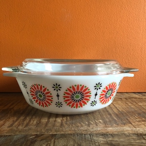 Rare JAJ Pyrex Red Iris Pyrex Medallion Casserole. Vintage JAJ Pyrex JaJ England. Pyrex Casserole Dish 505 Rare Pyrex rare HTF Pyrex