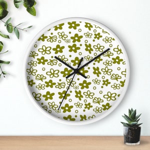 Spring Blossom Corelle Crazy Daisy Wall Clock, Spring Blossom Green Vintage Corelle - Vintage Pyrex Green Pyrex Wall clock