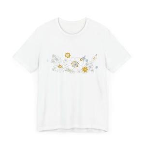 T-shirt vintage inspiré d&#39;un bouquet de fleurs Corningware. vintage Corning Ware T-shirt unisexe à manches courtes en jersey de fleurs bouquet de fleurs
