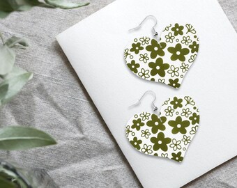 Retro Heart Earrings – Corelle Crazy Daisy Spring Blossom Green Floral