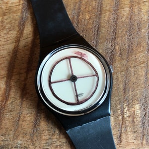 Stalen Horloges Swatch Watch &#39; vintage met staal horlogeband SWATCH 700 jaar Zwitserland Pezzo Animal Wheel GZ120 By Not Vital vintage staal