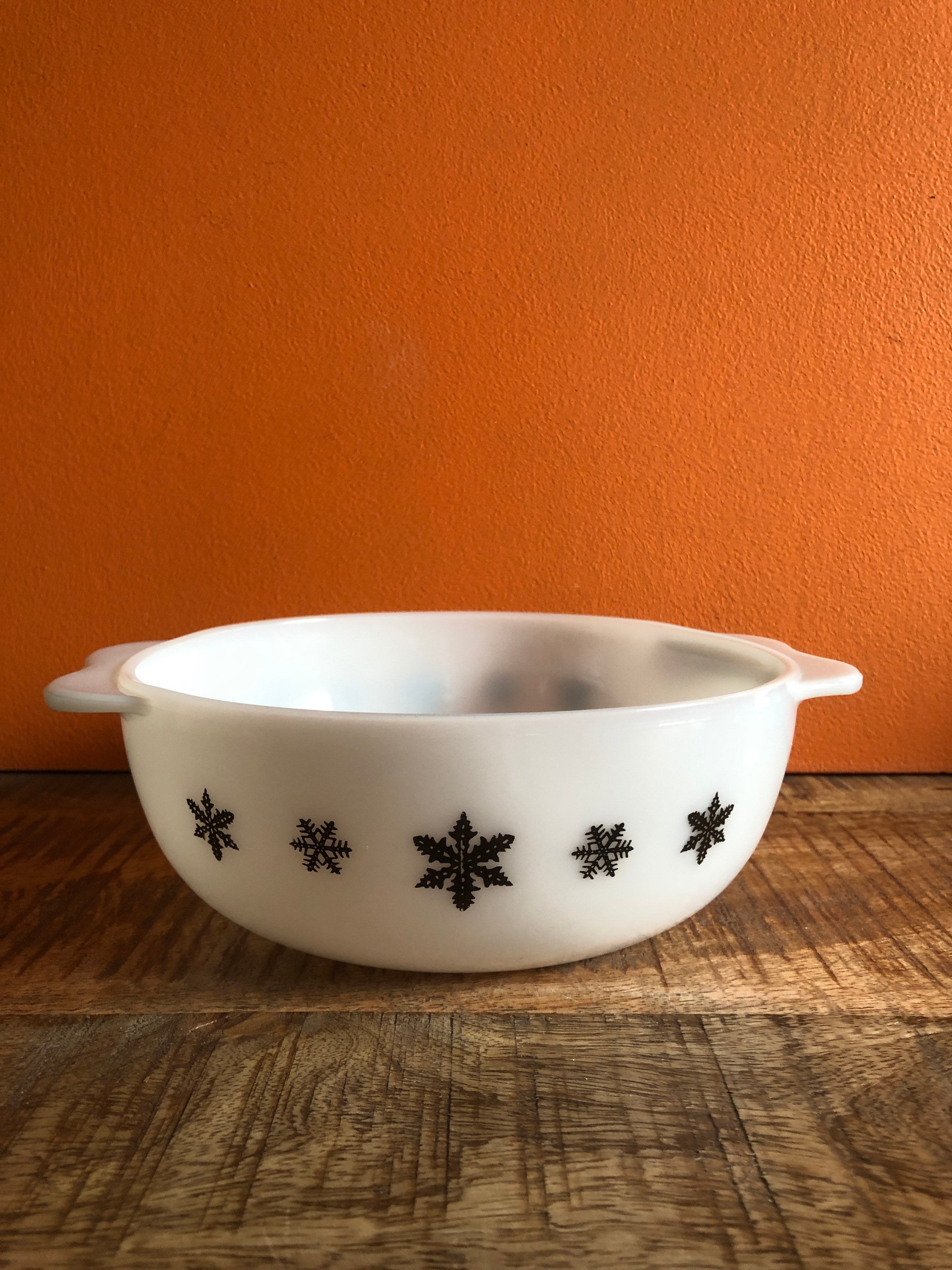 Pyrex - 米軍 実物 OLD PYREX デザートプレート① Rare JAJ Pyrex Snowflake Pyrex Gaiety Range Casserole