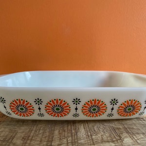 Rare JAJ Pyrex Orange Iris Pyrex Medallion Casserole. Vintage JAJ Pyrex JaJ England. Pyrex Dish 535 Rare Pyrex rare HTF Pyrex Medaillon Five