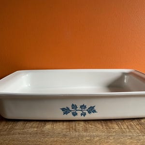 Rare EU EDITION vintage corningware Pyroflam Blue Leafs Retro 70s corningware casserole corningware Dutch Oven htf Corningware P-332