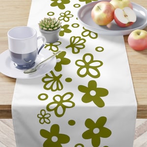 Corelle Crazy Daisy Pyrex Table Runner, Spring Blossom Green Vintage Corelle - Vintage Pyrex Green Pyrex Vintage Kitchen Table Cloth