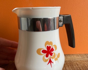 Vintage Sovirel Pyrex Pitcher: French Corningware Clover Design