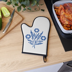 Vintage Corningware Cornflower Blue Inspired Oven Glove  - Vintage Corningware Blue Cornflower Oven Mitt  Metallic Cotton Backing