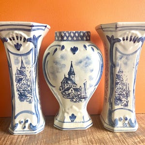 Delft Antyczne kamionki wykonane w Holandii Delft Blauw Delftware Zestaw szafek z wazonami Delft wykonany z ceramiki Delft w kolorze Delft Blue Old Holland Ware.