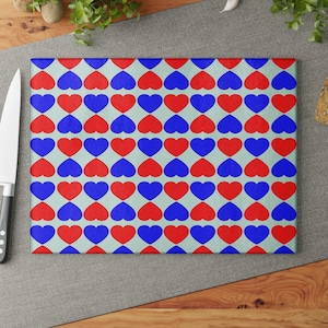 Vintage-Inspired JAJ Pyrex &#39;Hearts&#39; Pattern Glass Cutting Board - A Must-Have for Pyrex Collectors. Rare Pyrex Hearts Pattern Danish Pyrex