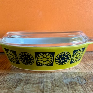 JAJ Pyrex Medaillon Five. Rare 1960&#39;s English JAJ VERY Rare Pyrex Rare Green Medallion Five Oval Casserole Dish 524 Rare Vintage Pyrex