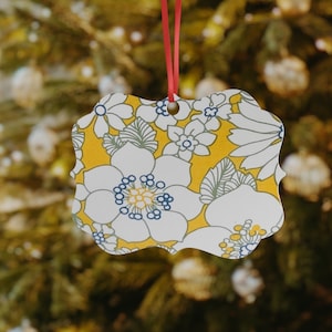 Corningware Floral Bouquet Aluminum Ornaments, 1pcs. Lovely Vintage Corningware Floral Bouquet Gift For Mom