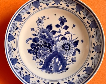 Hand-Painted Delft Blue Floral Ceramic Wall Plate - Dutch Collectible Decor. Delftware / Delft Blue / Delft Blauw DutchVintageKing