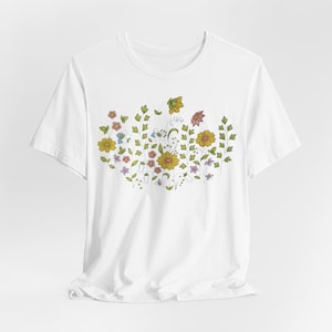 Vintage Meadow Pattern Corelle-Inspired. Vintage Corelle Inspired - Floral Kitchen Nostalgia Corelle Meadow Unisex Jersey Short Sleeve Tee