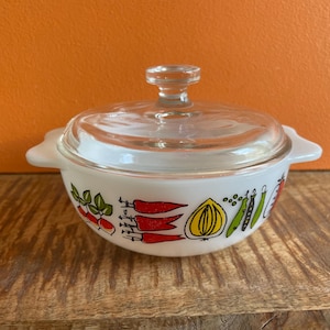 RARE Vintage JAJ Pyrex 8oz Mini Casserole – Harvest Pattern (1960s, England) Including Lid | Crown Logo Misprint (Mirrored)
