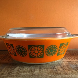 JAJ Pyrex Medaillon Five. Rare 1960&#39;s English JAJ VERY Rare Pyrex Rare Orange and Green Medallion Five Casserole Dish 513 Rare Vintage Pyrex