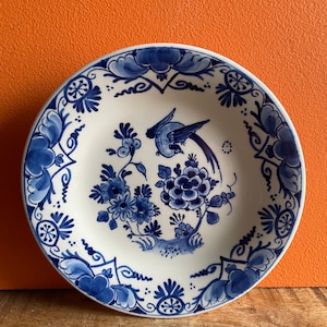 1970 Hand-Painted Delft Blue Floral Ceramic Wall Plate - Dutch Collectible Decor. Delftware / Delft Blue / Delft Blauw DutchVintageKing