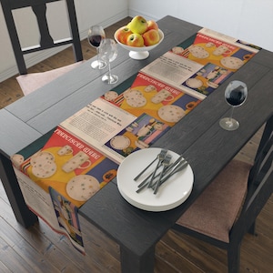 Vintage-Inspired Franciscan Starburst Table Runner Atomic Age Design for a Mid-Century Modern Kitchen (Cotton, Poly)