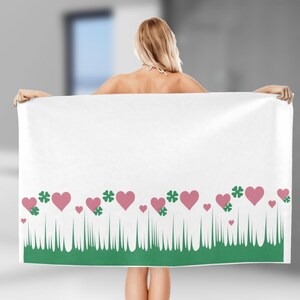 Pyrex Lucky in Love Pattern Towel - Vintage-Inspired Beach and Bath Towel, Quick-Drying and Soft Microfiber Beach Towel Absorbent Pyrex Gift