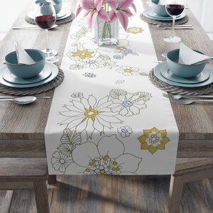 Corningware Vintage Floral Bouquet Pattern Inspired Table Runner (Cotton, Poly). Vintage Corning Ware Floral Bouquet Flower Tablecloth