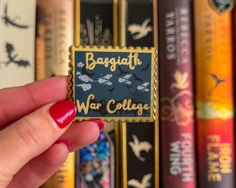 Basgiath Stamp Vierter Flügel Mini Pin