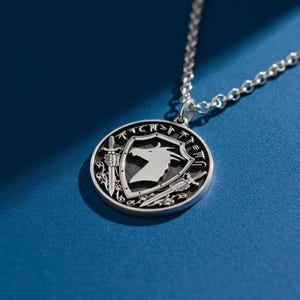 Custom Pendant Necklace – Personalized Engraved Medallion in 925 Silver or Gold | Add Your Own Logo, Family Crest or Symbol – Gift for Him