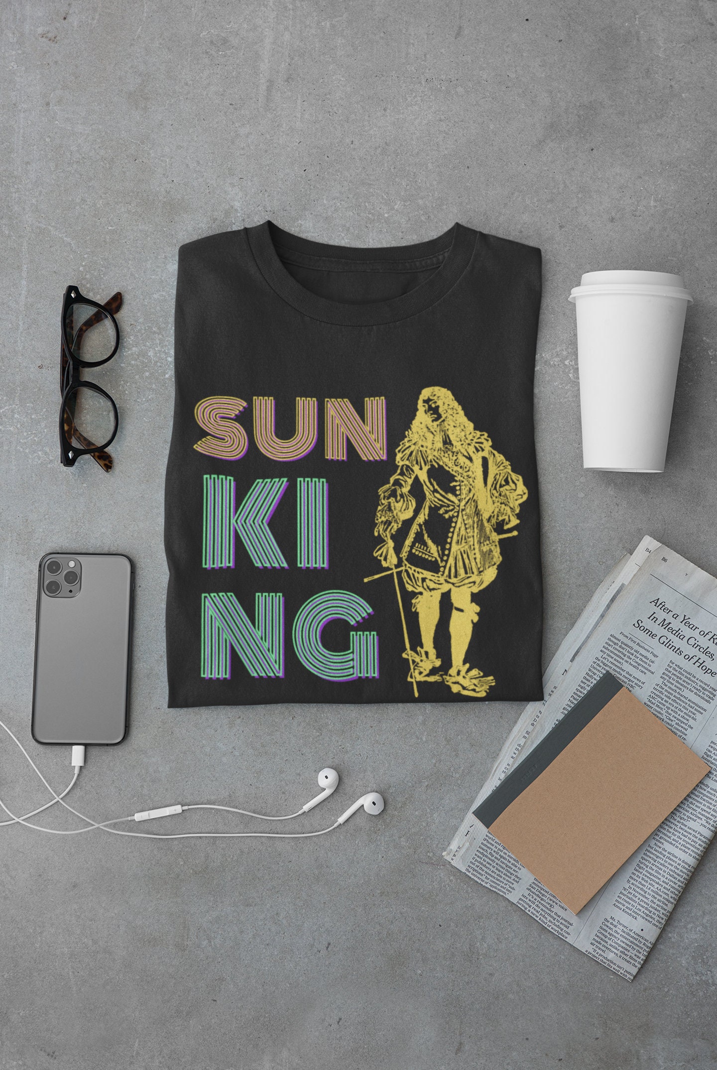 Fun Summer Retro History T-shirt. Sun King. Louis XIV. 