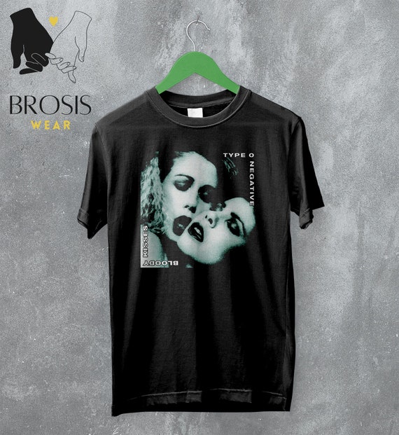 Bloody Kisses T-shirt Type O Negative Shirt Vintage Album Inspired 90's  Graphic Tee Gothic Metal, Fan Merch -  Canada