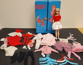 Lot de poupée Barbie Skipper, cheveux blonds, yeux bleus de 1963, Lot fabriquée au Japon