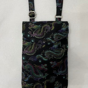 Sac à bandoulière pour téléphone portable à imprimé dragon, fait main, sac à bandoulière oriental pour smartphone à imprimé dragon, sac à passeport, sac à bandoulière réglable pour téléphone.