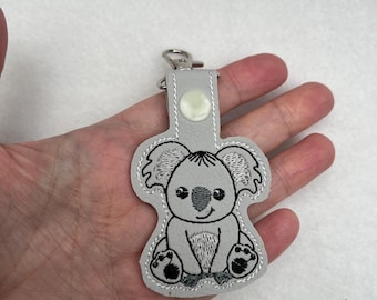 Llavero de koala bordado, de piel sintética, con dije australiano