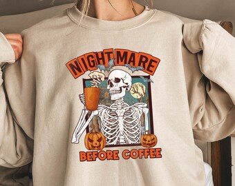 Alptraum vor Kaffee Sweatshirt, Vintage Halloween Outfit, gruseliger Hoodie, Halloween Kleidung, Kaffee-Liebhaber-Halloween-Geschenk für Freund