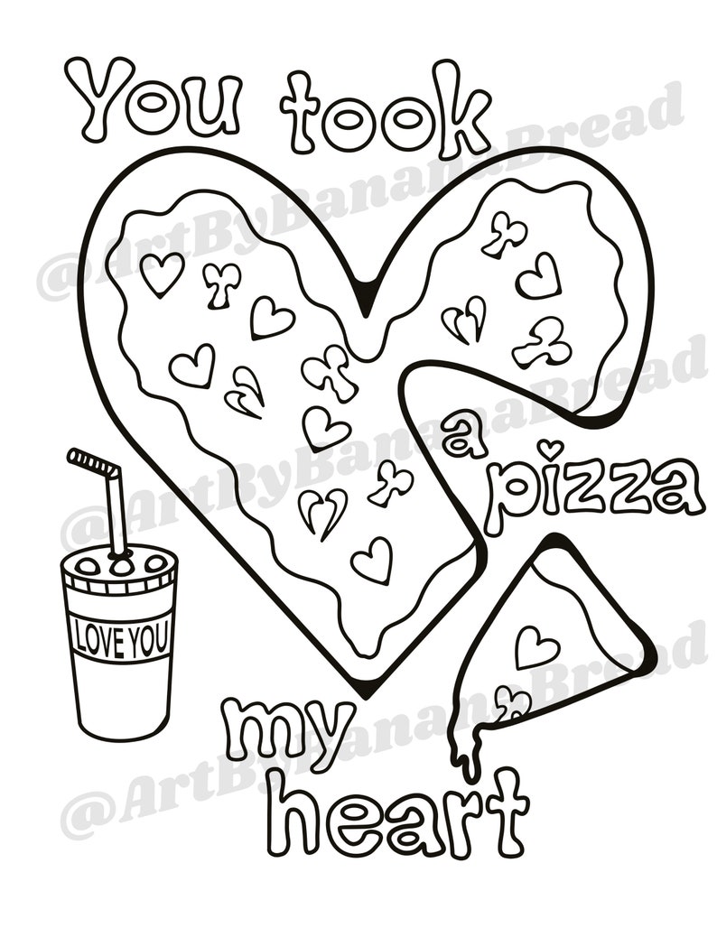 Puede incluir: Una ilustraci&oacute;n en blanco y negro de una pizza en forma de coraz&oacute;n con una rebanada que falta. El texto "You took a pizza my heart" est&aacute; escrito debajo de la pizza.