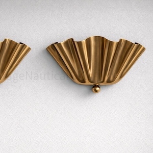 Para kinkietów ściennych z mosiądzu w stylu mid-century modern, abażur z falbanką, lampa ścienna w stylu art déco, mosiężna lampa ścienna w stylu vintage, luksusowe oświetlenie sypialni