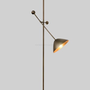 Mid-Century Modern Messing Wandleuchte: Beleuchtung mit verstellbarem Gelenkarm
