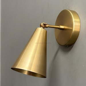 Handcrafted Modern Brass Wall Sconce Aged Sconce Adjustable Antique Wall Lamp for Bedroom, Living Room, and Hallway Minimalist Wall Décor