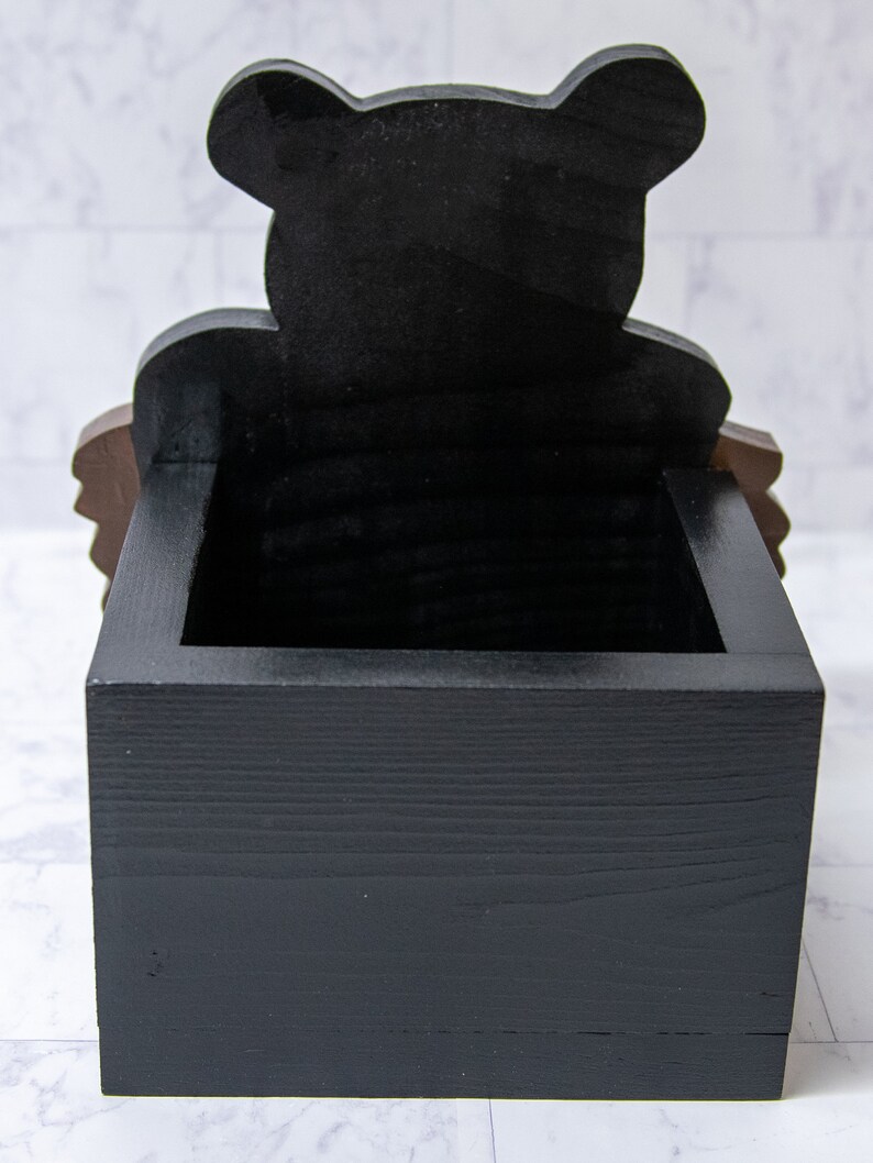 AmysNiftyKnacks Bear Tissue Box Holder - Thumbnail 2