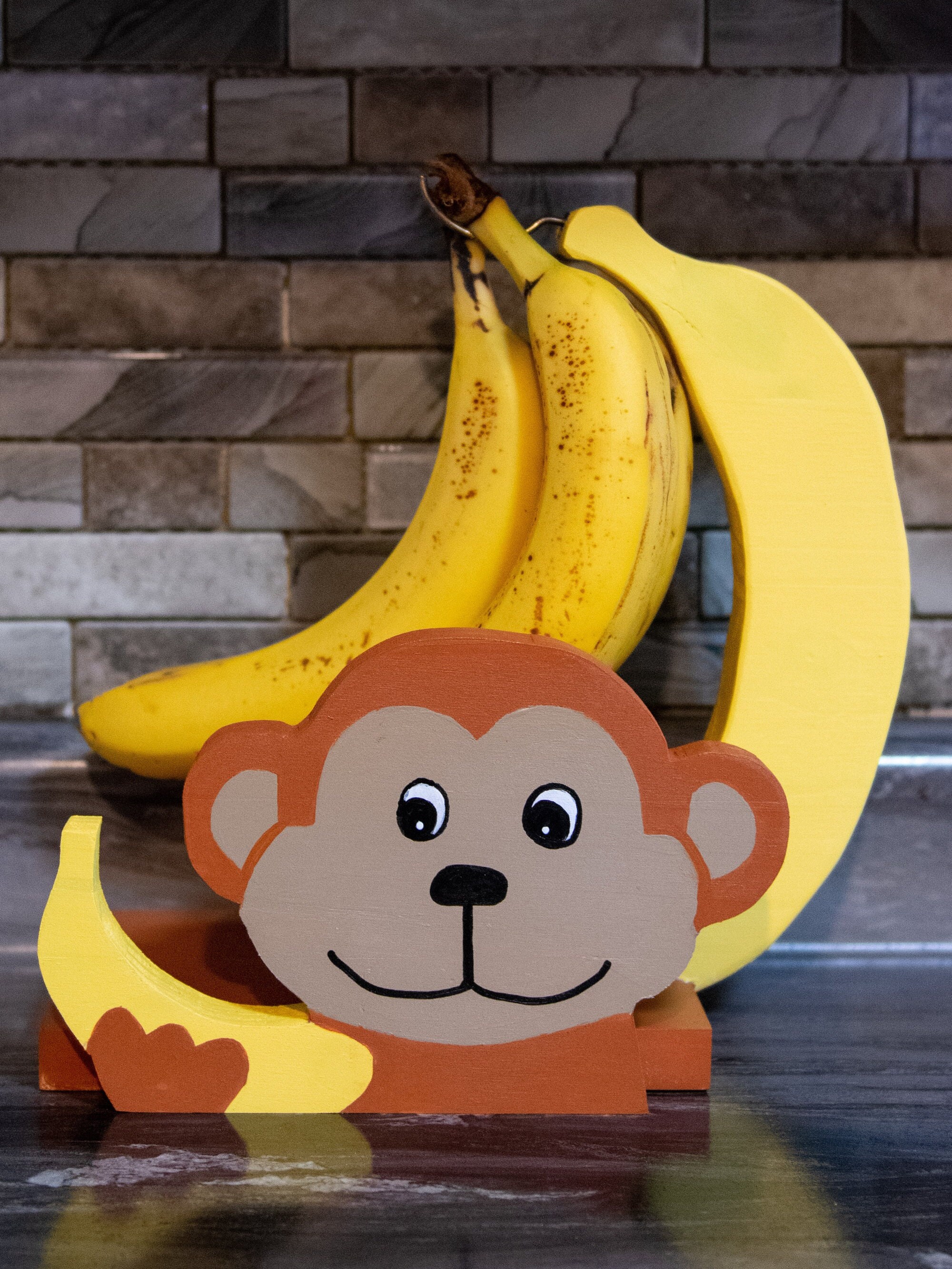 Support de banane en forme de singe, support de bananier moderne, support de bananier en forme de singe sous l'armoire, organisateur de suspension pour bananes ou autres articles de cuisine légers Support de banane en forme de singe, support de bananier moderne, support de bananier en forme de singe sous l'armoire, organisateur de suspension pour bananes ou autres articles de cuisine légers